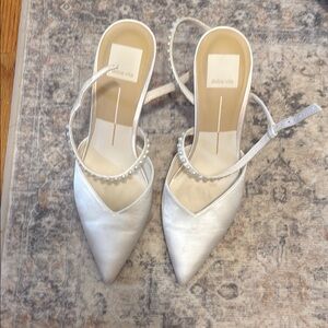 Dolce Vita White Heels Sleek Design